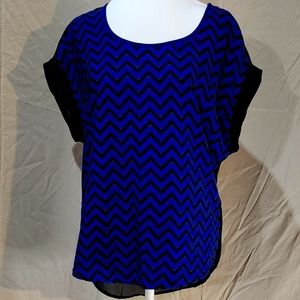 Live 4 Truth M blue and black chevron cap sleeve‎ sheer keyhole open back top